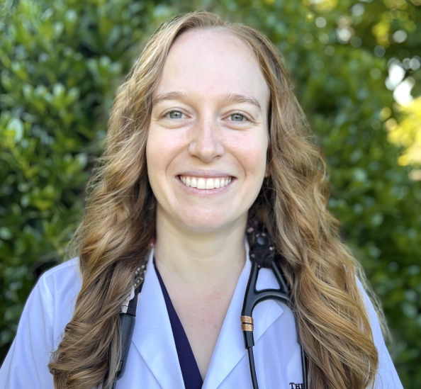 Dr. Anna Pennington DVM - Veterinary Surgery Specialist at Rea Road Animal Hospital Charlotte NC